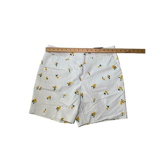 Van Heusen Bermuda Short Women's 12 White Lemon Print Slash Pocket Flat Front - Picture 3 of 6